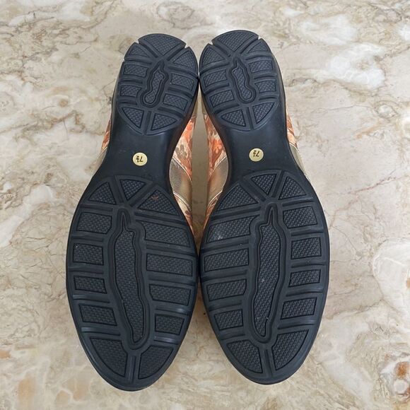 Vintage Amalfi By Rangoni Italian Gold & Floral Sneakers - Picture 7 of 9